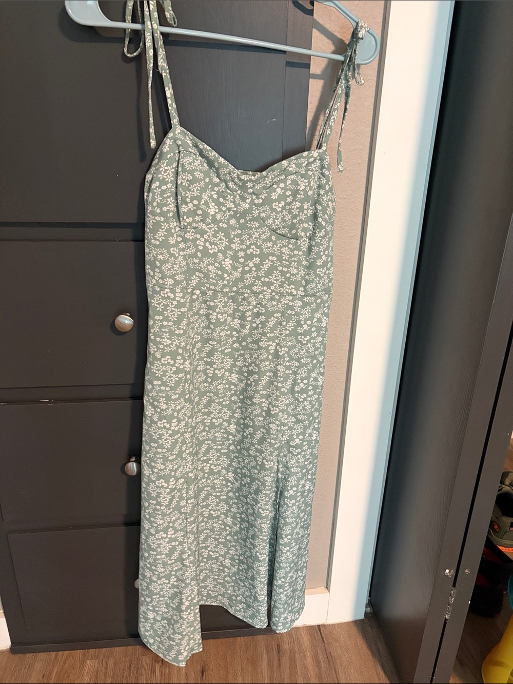 SHEIN Sage Green Floral Tie-Strap Midi Dress